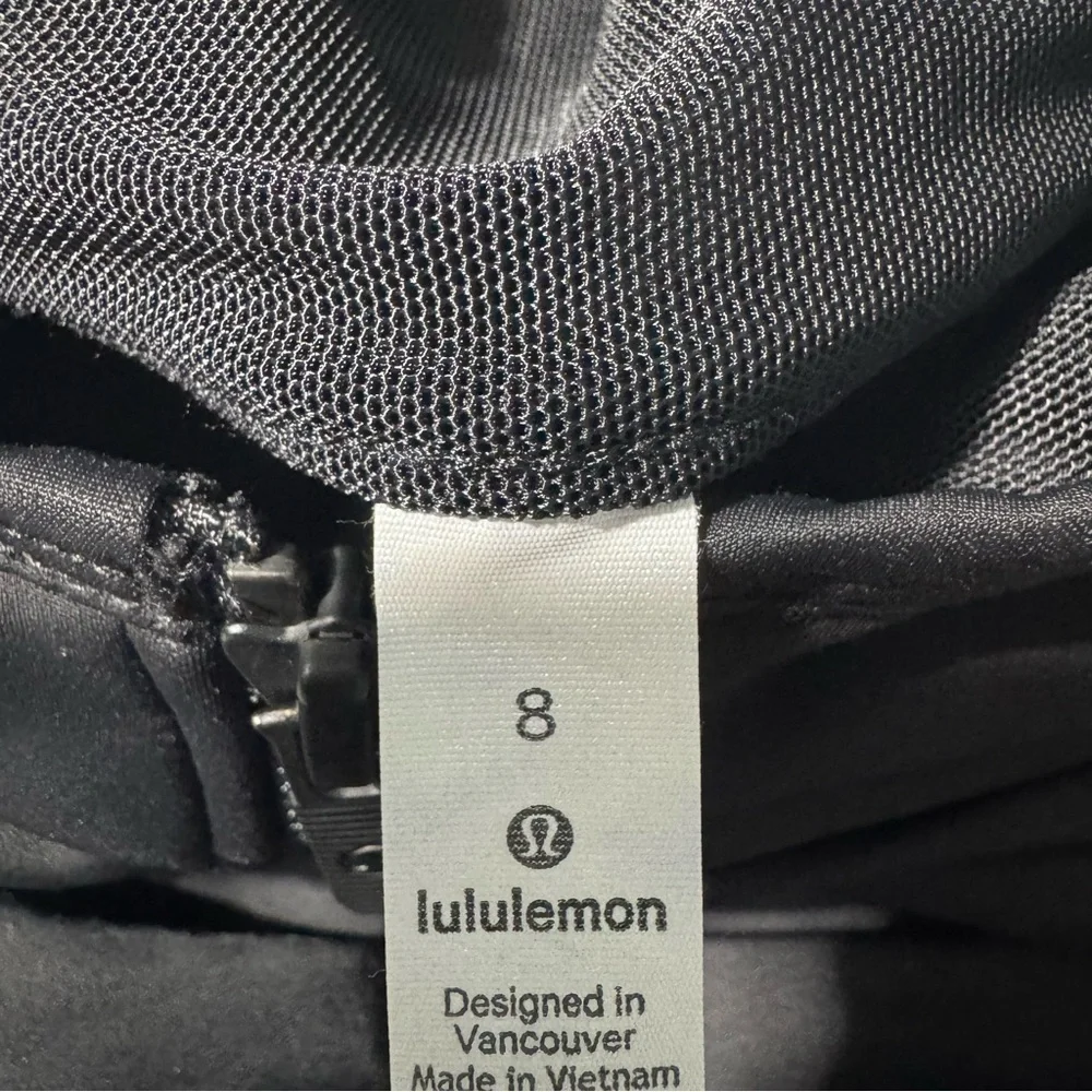 Lululemon Bold Move Zip Up Hooded Jacket Nulu Fabric Size 8 - Picture 12 of 15